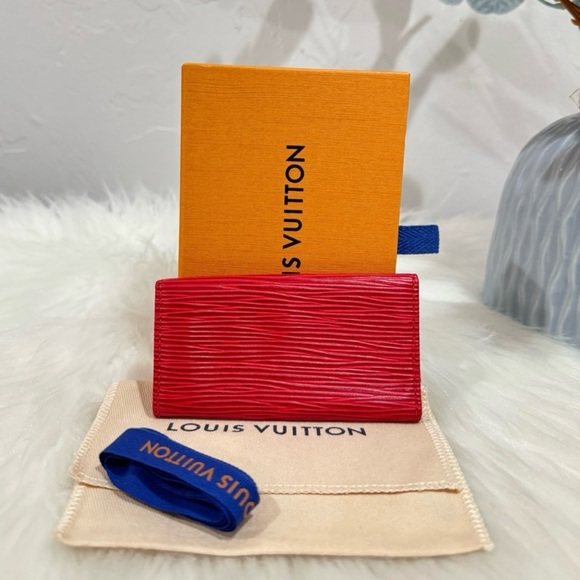Louis Vuitton Epi 4 Ring Key Holder - Picture 2 of 12